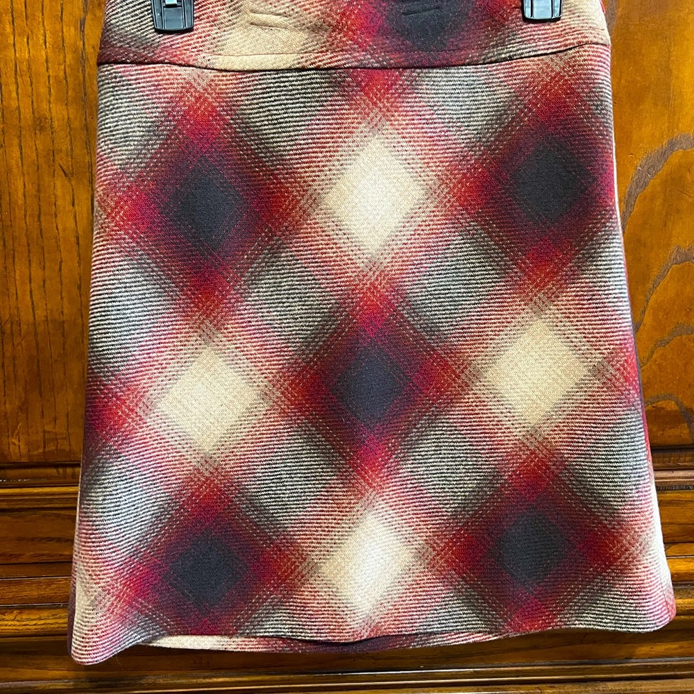 Woman’s size 0 vintage wool skirt
